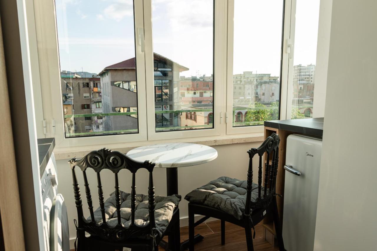 Prime Location In Apartment *